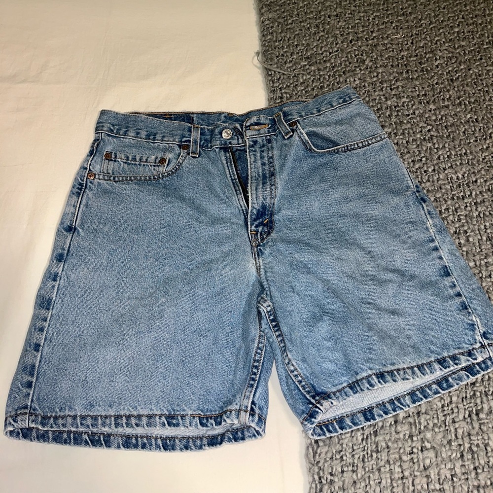 Levi’s denim jean shorts- Size 33